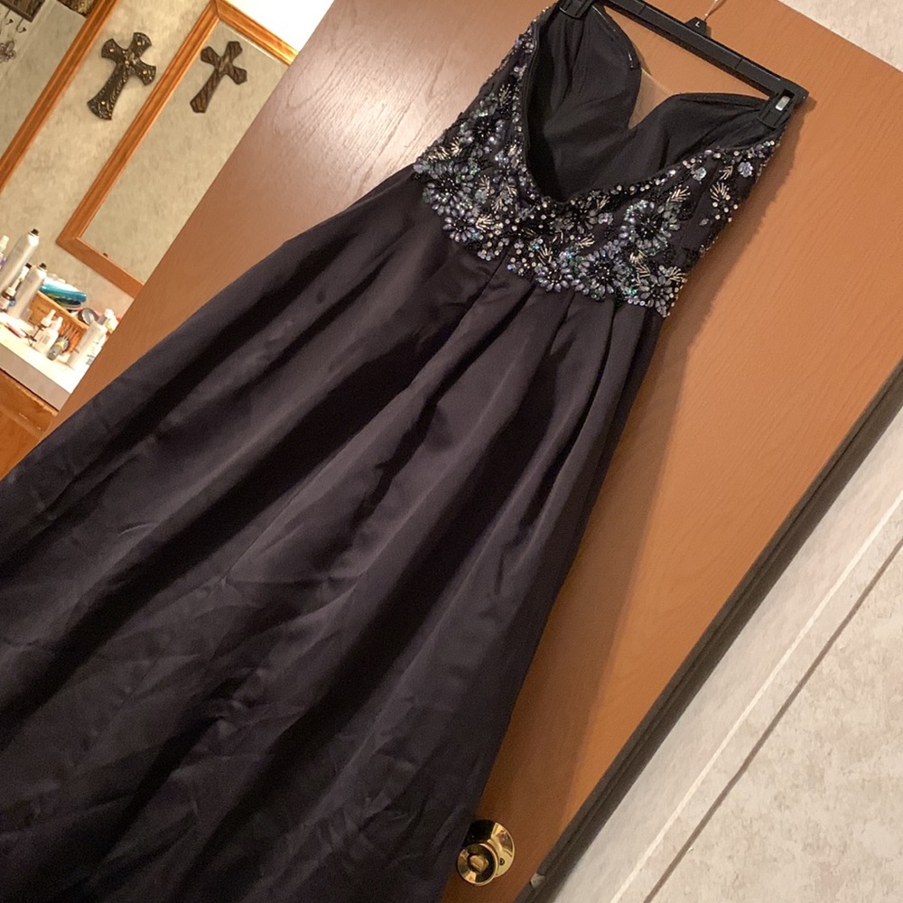 Formal Dress - Picture 5 of 9